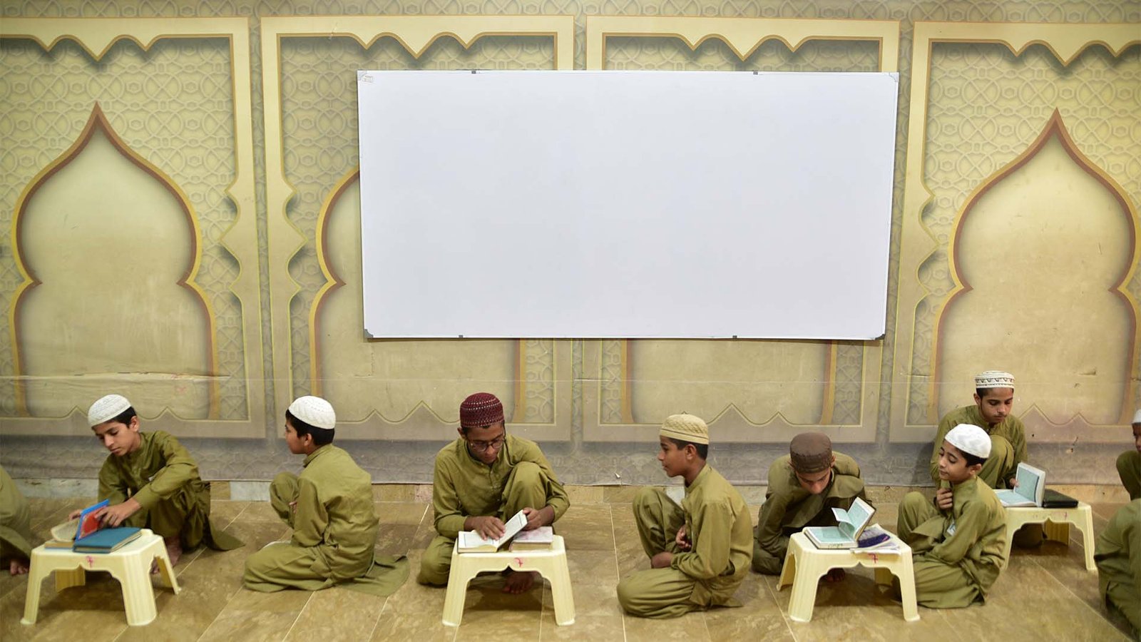 Dar-ul-Quran recitation at Binoria