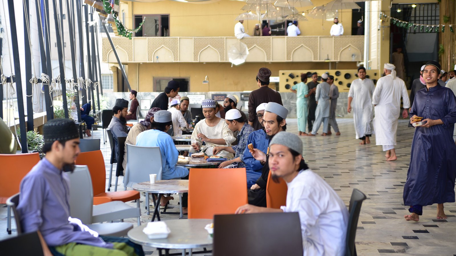 International students at Binoria