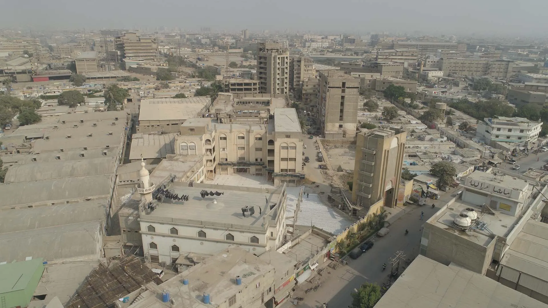 Aerial view of Jamia Binoria Aalamia campus